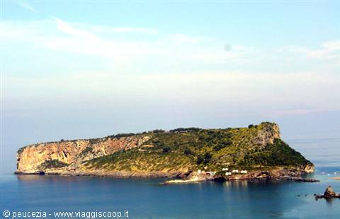 scalea ostrov Dino.jpg